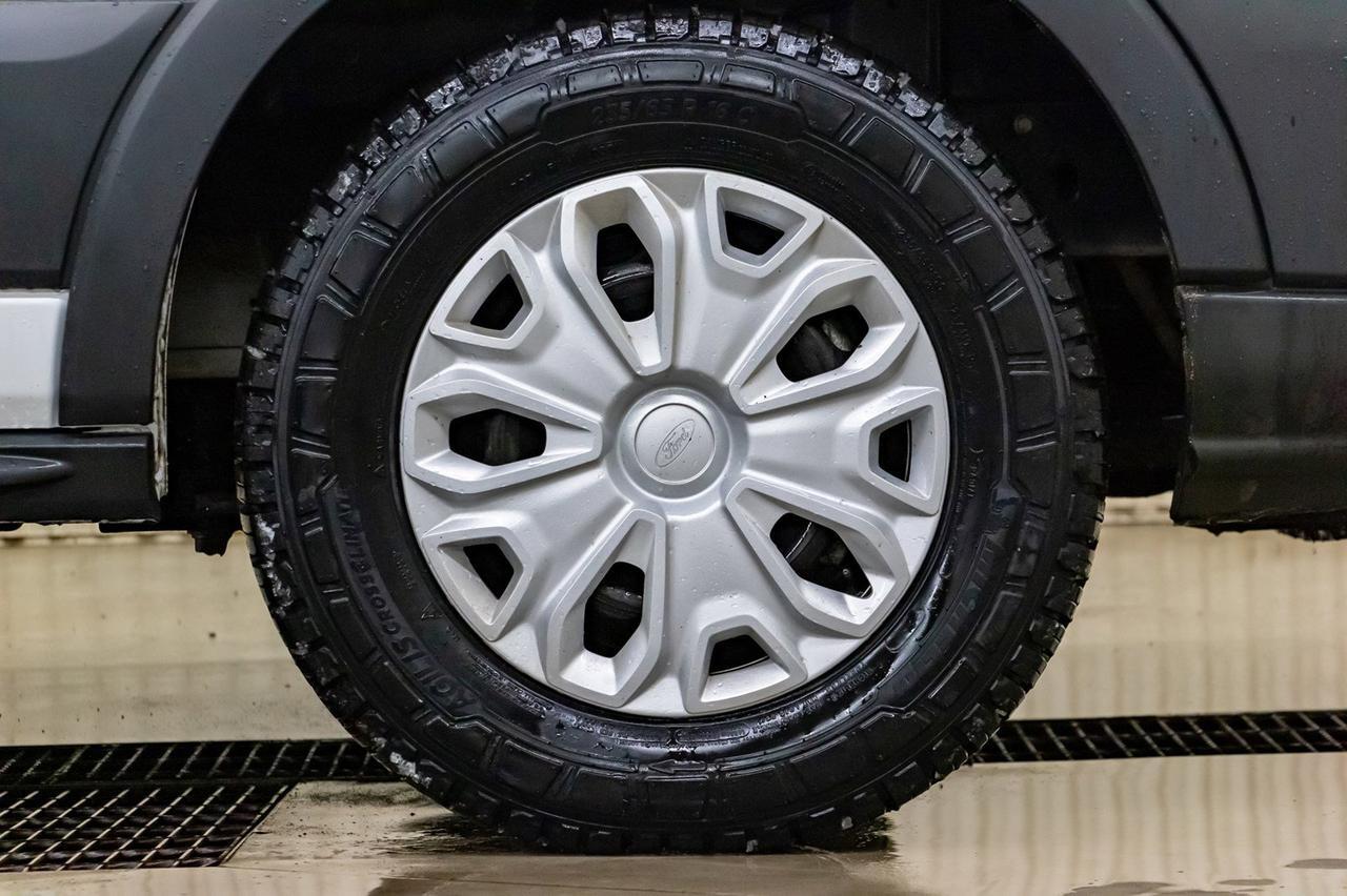 2018 Ford T-150 XLT Med Roof 10 Passenger Red Deer AB