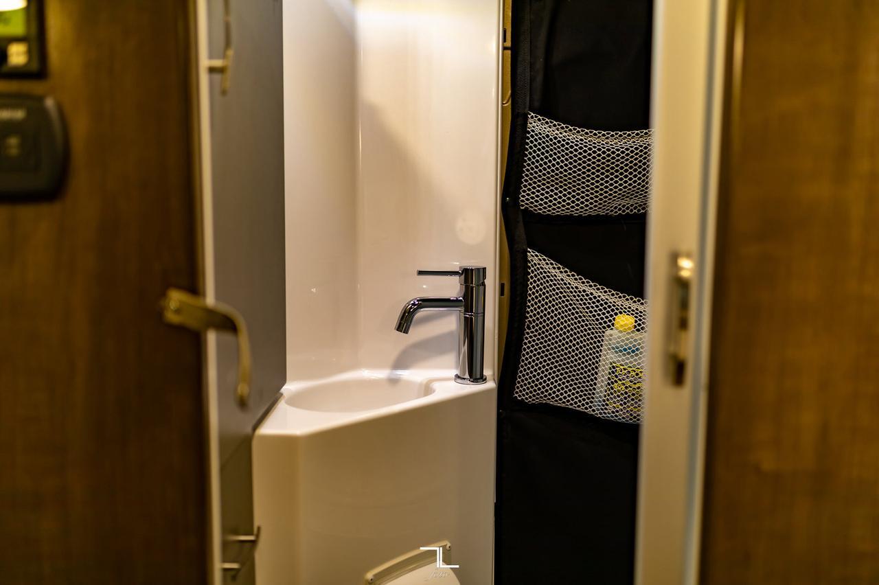 2018 Ford T-350 Okanagan Tribute Class B 22" Diesel Leather Nav BCam Red Deer AB