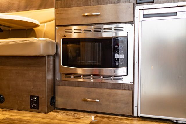 2018 Ford T-350 Okanagan Tribute Class B 22&quot; Diesel Leather Nav BCam Red Deer AB