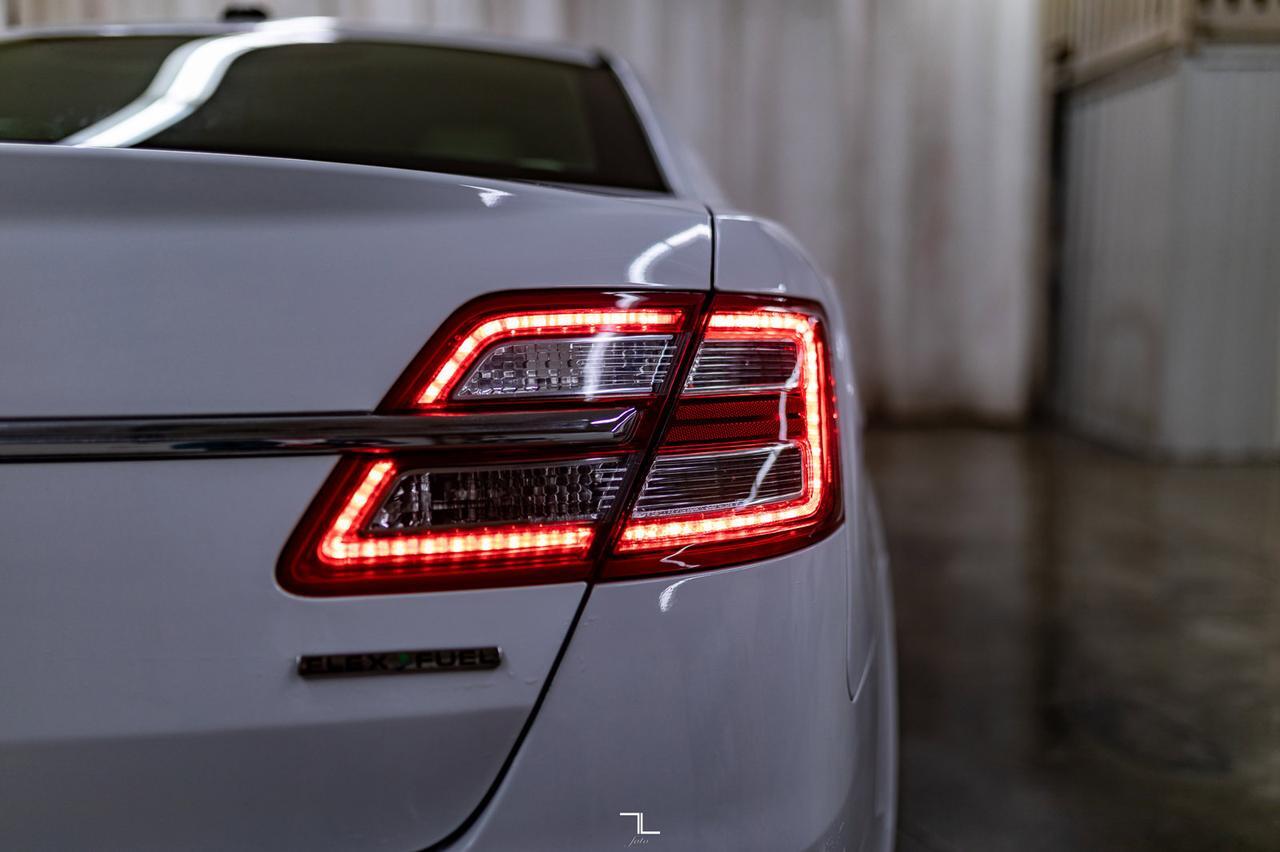 2018 Ford Taurus SE PSeat BCam Red Deer AB