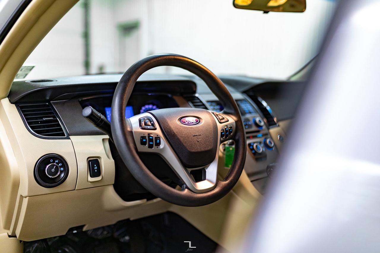 2018 Ford Taurus SE PSeat BCam Red Deer AB