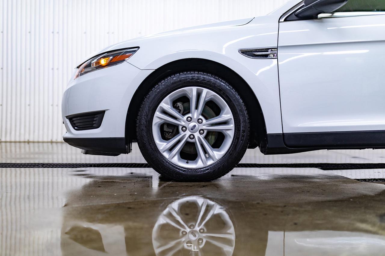 2018 Ford Taurus SE PSeat BCam Red Deer AB