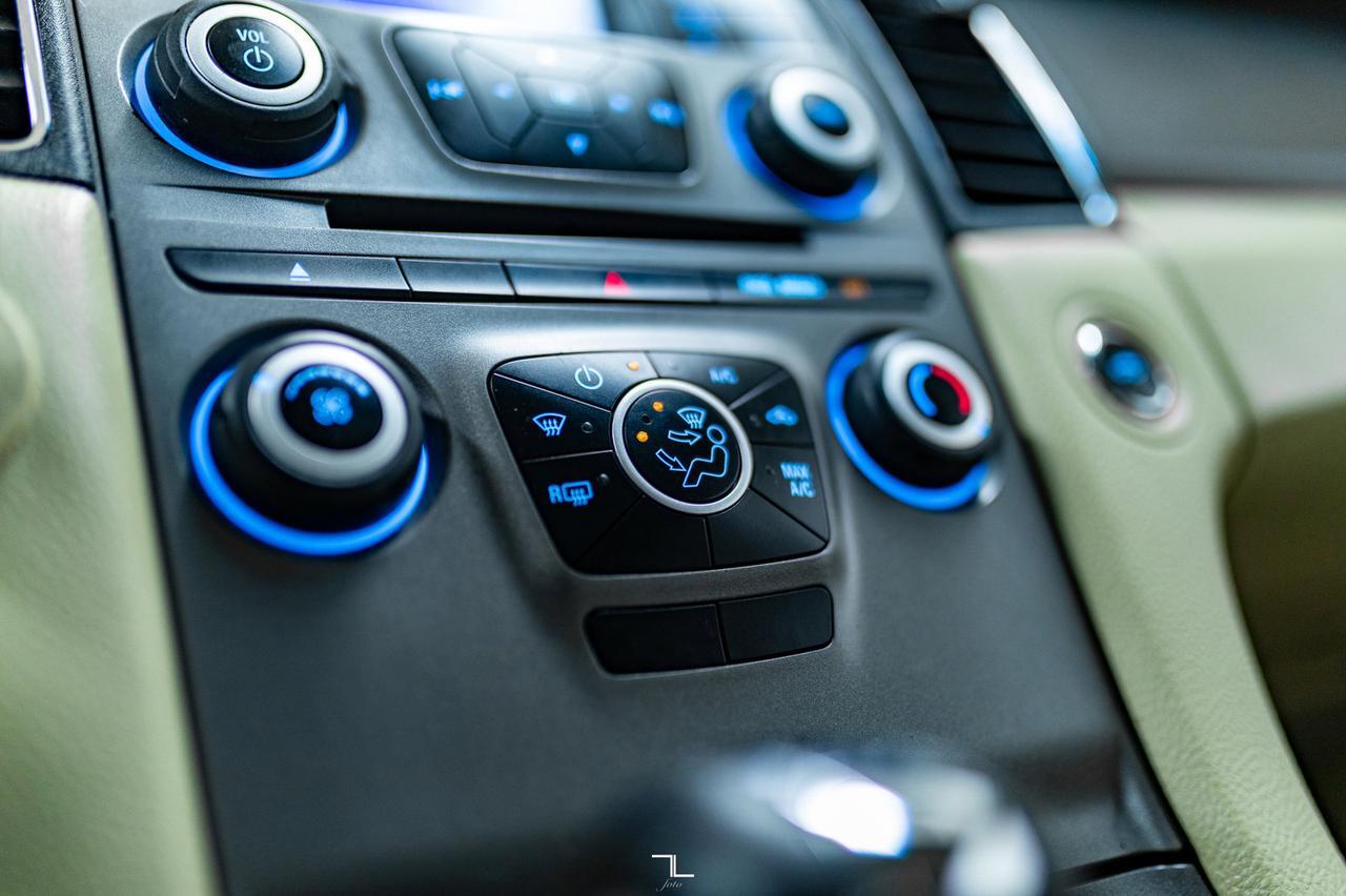 2018 Ford Taurus SE PSeat BCam Red Deer AB