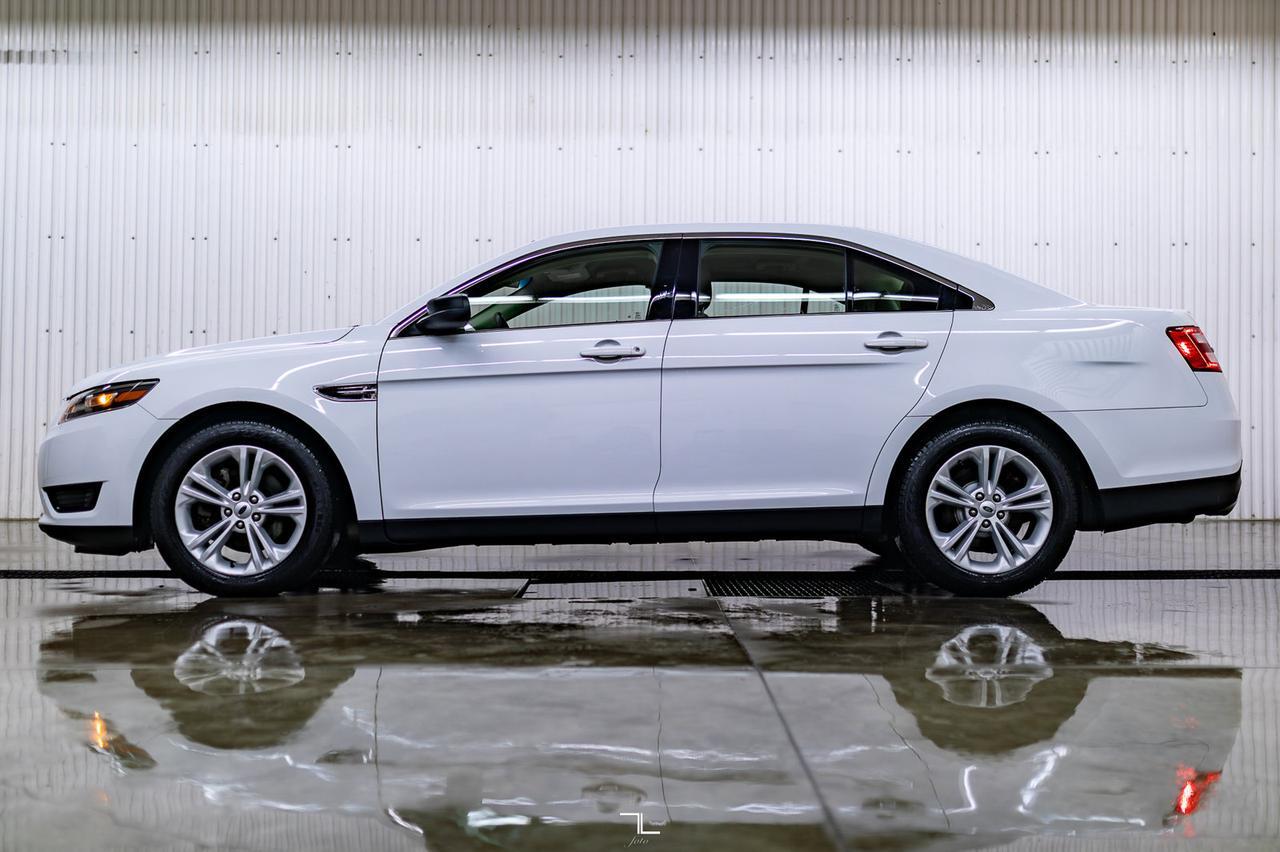 2018 Ford Taurus SE PSeat BCam Red Deer AB