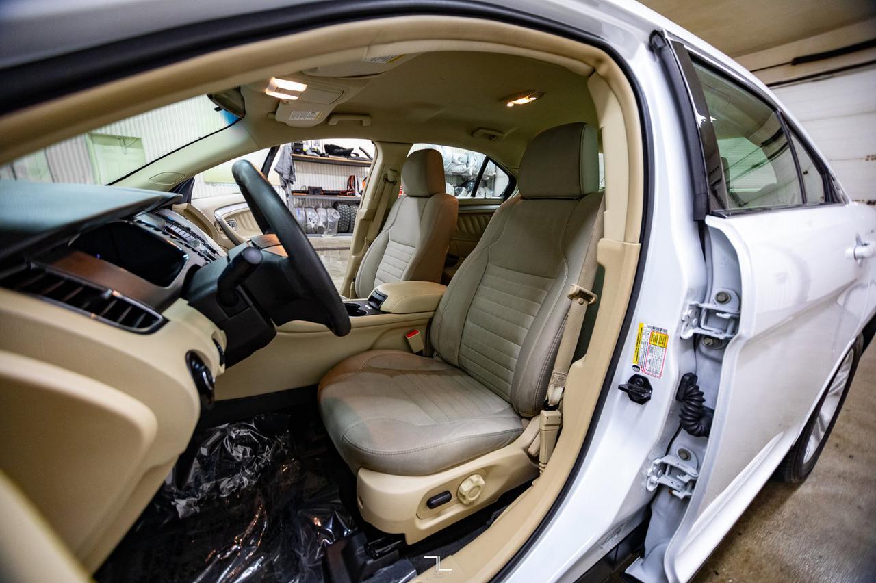 2018 Ford Taurus SE PSeat BCam Red Deer AB