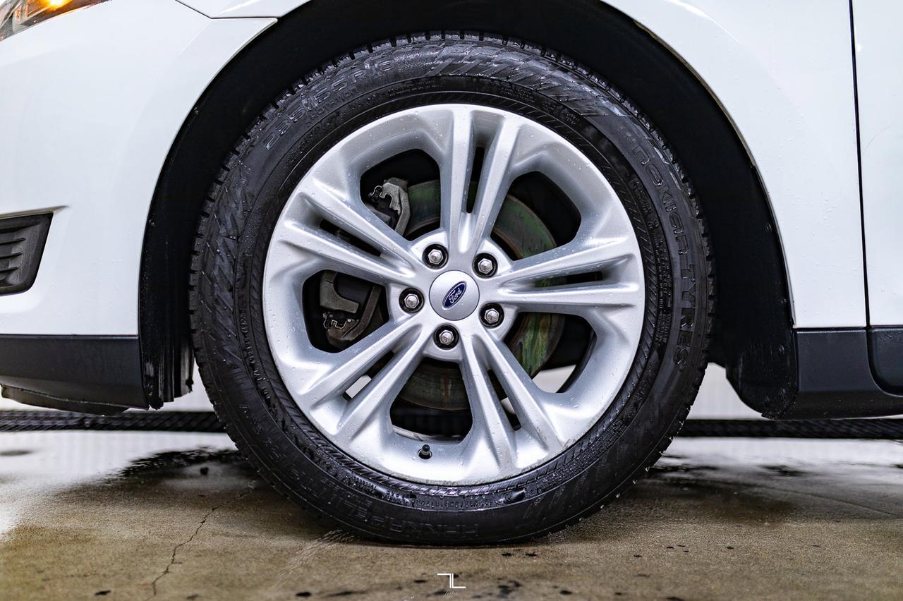 2018 Ford Taurus SE PSeat BCam Red Deer AB