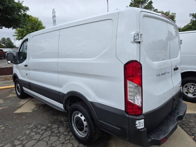2018 Ford Transit-250 Low Roof 130.0 WB