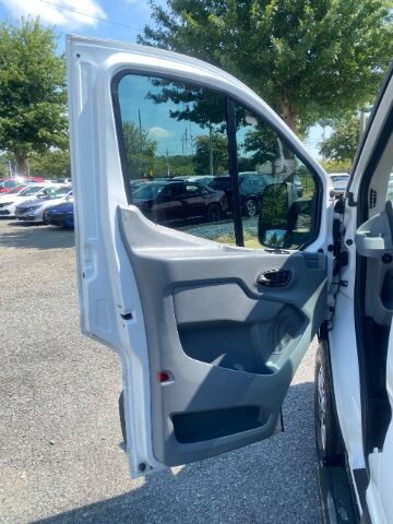 2018 Ford Transit-250 w/RH Sliding Door Low Roof 129.9 WB Charlotte NC