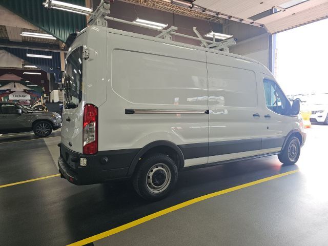 2018 Ford Transit-250 w/RH Sliding Door Medium Roof 147.6 WB Charlotte NC