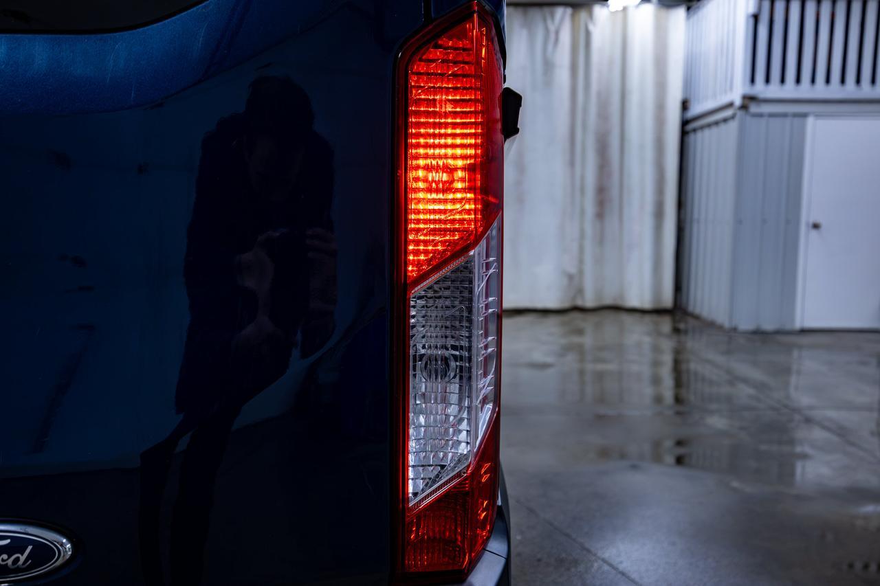 2018 Ford Transit Passenger Wagon T-150 LOW ROOF 8 PASS VAN LOAD Red Deer AB