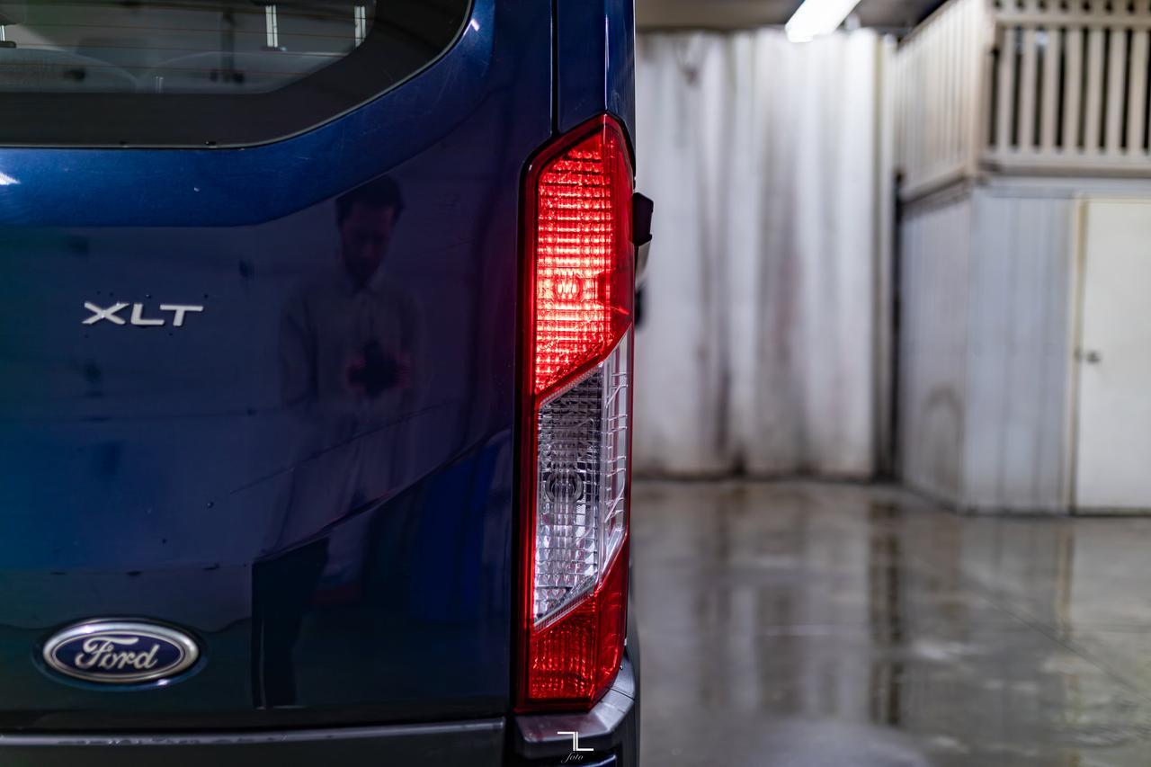 2018 Ford Transit T-150 XLT Med Roof 10 Passenger BCam Red Deer AB