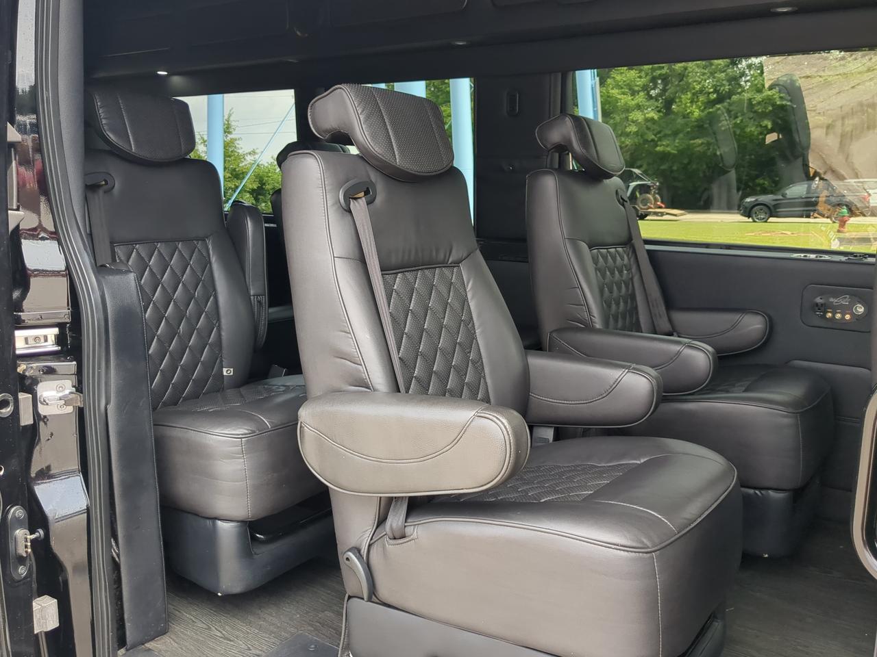 2018 Ford Transit Van Base w/Sliding Pass-Side Cargo Door & 10 Winder GA