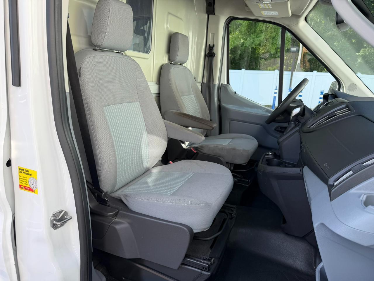 2018 Ford Transit Van T-150 148" Med Rf 8600 GVWR Sliding RH Dr Jacksonville FL
