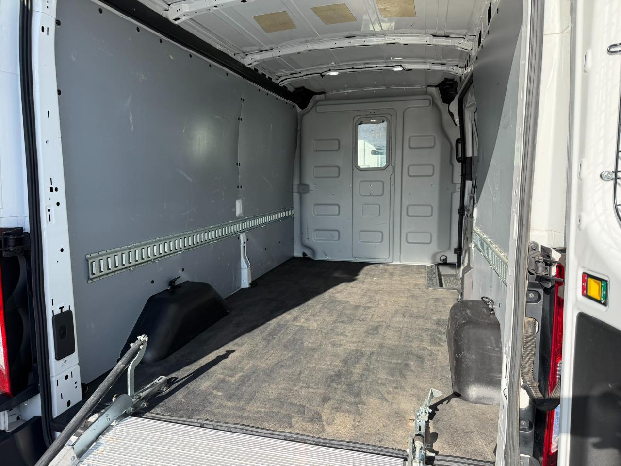 2018 Ford Transit Van T-150 148" Med Rf 8600 GVWR Sliding RH Dr Jacksonville FL