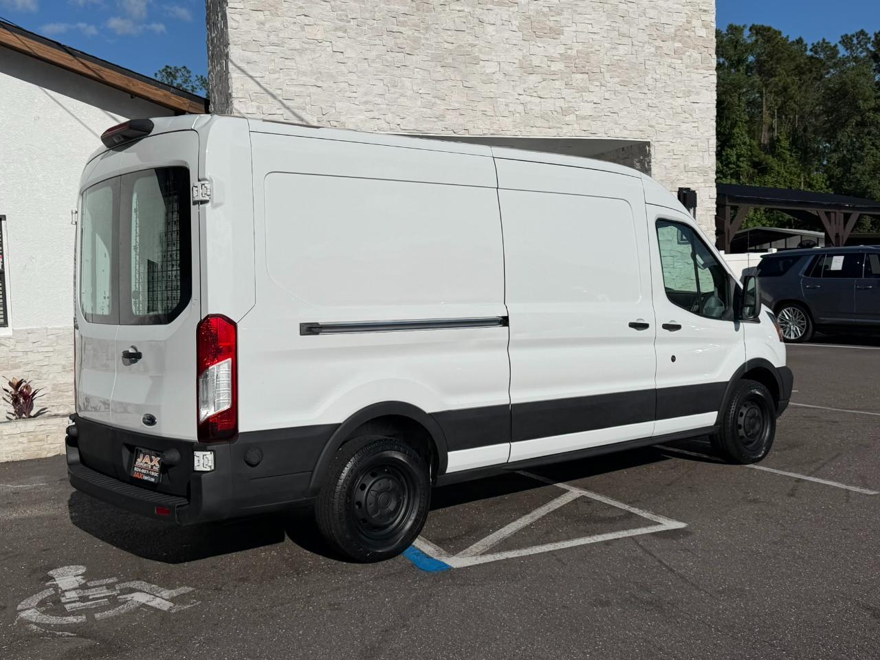 2018 Ford Transit Van T-150 148" Med Rf 8600 GVWR Sliding RH Dr Jacksonville FL
