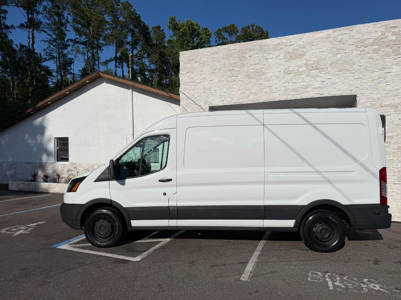 2018 Ford Transit Van T-150 148" Med Rf 8600 GVWR Sliding RH Dr