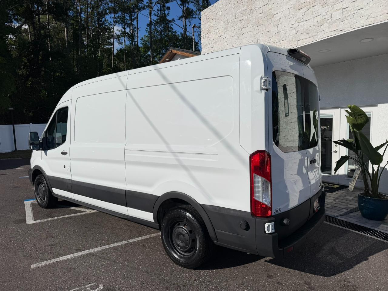 2018 Ford Transit Van T-150 148" Med Rf 8600 GVWR Sliding RH Dr Jacksonville FL