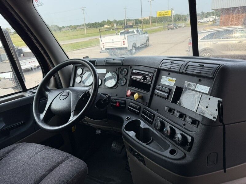 2018 Freightliner CASCADIA Semi Truck Collinsville OK