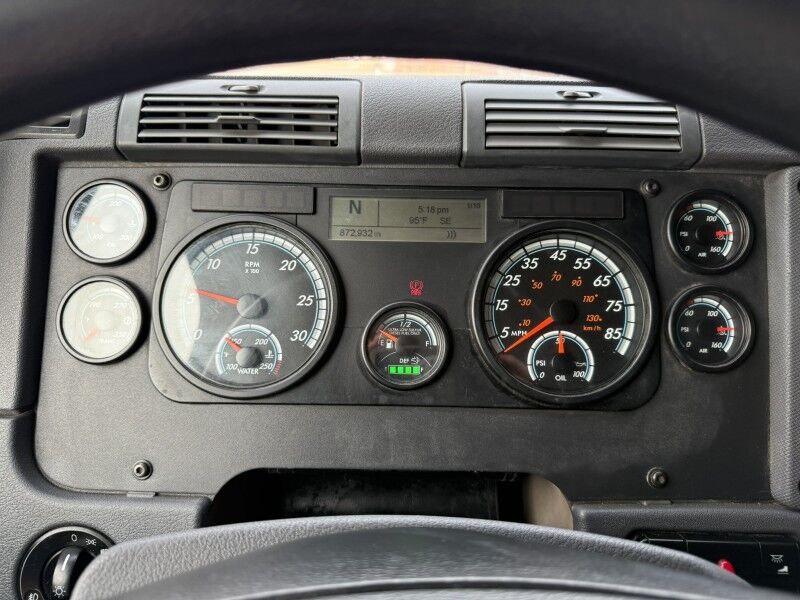 2018 Freightliner CASCADIA Semi Truck Collinsville OK