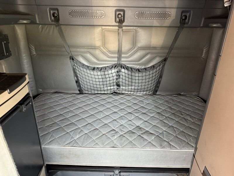 2018 Freightliner CASCADIA Semi Truck Collinsville OK