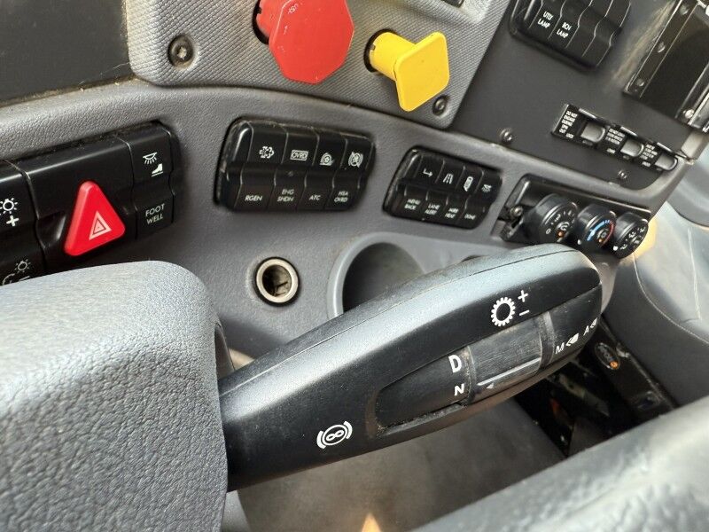 2018 Freightliner CASCADIA Semi Truck Collinsville OK