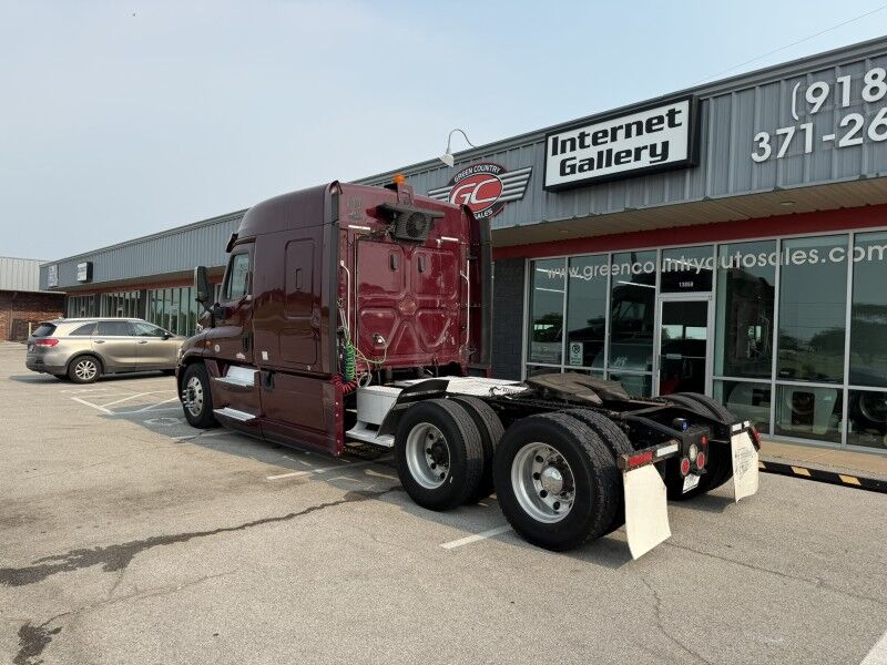 2018 Freightliner CASCADIA Semi Truck Collinsville OK