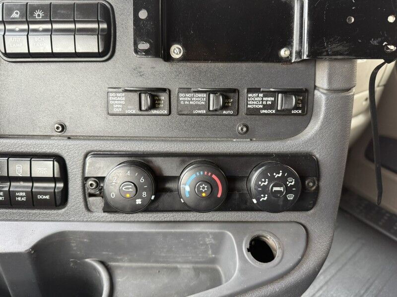 2018 Freightliner CASCADIA Semi Truck Collinsville OK
