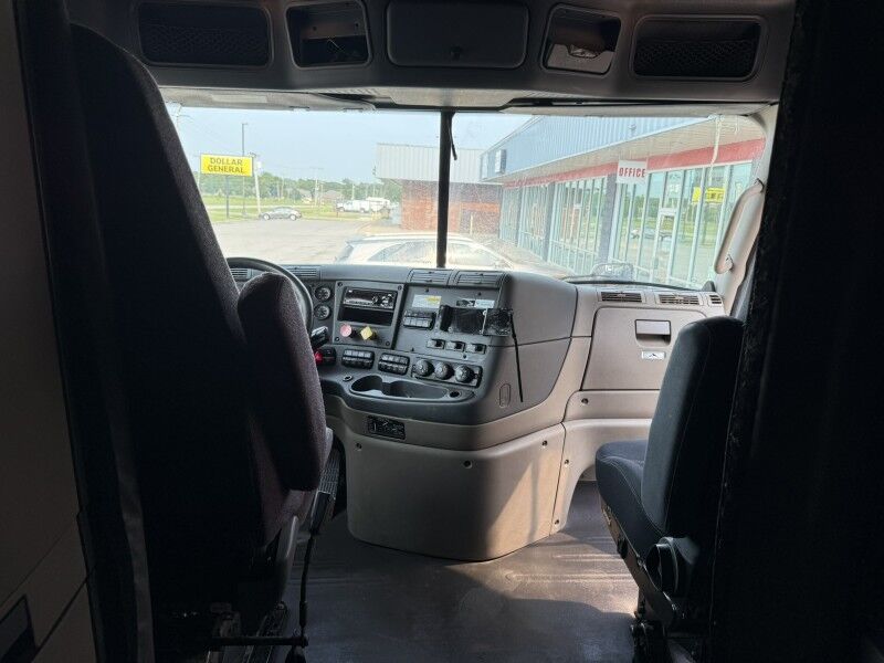 2018 Freightliner CASCADIA Semi Truck Collinsville OK