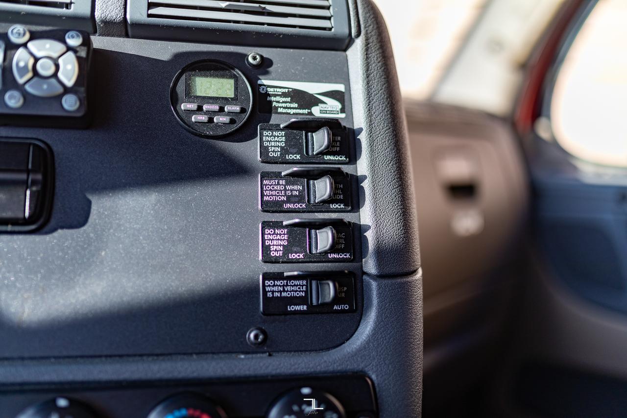 2018 Freightliner Cascadia Evolution 125 Tractor Sleeper Red Deer AB