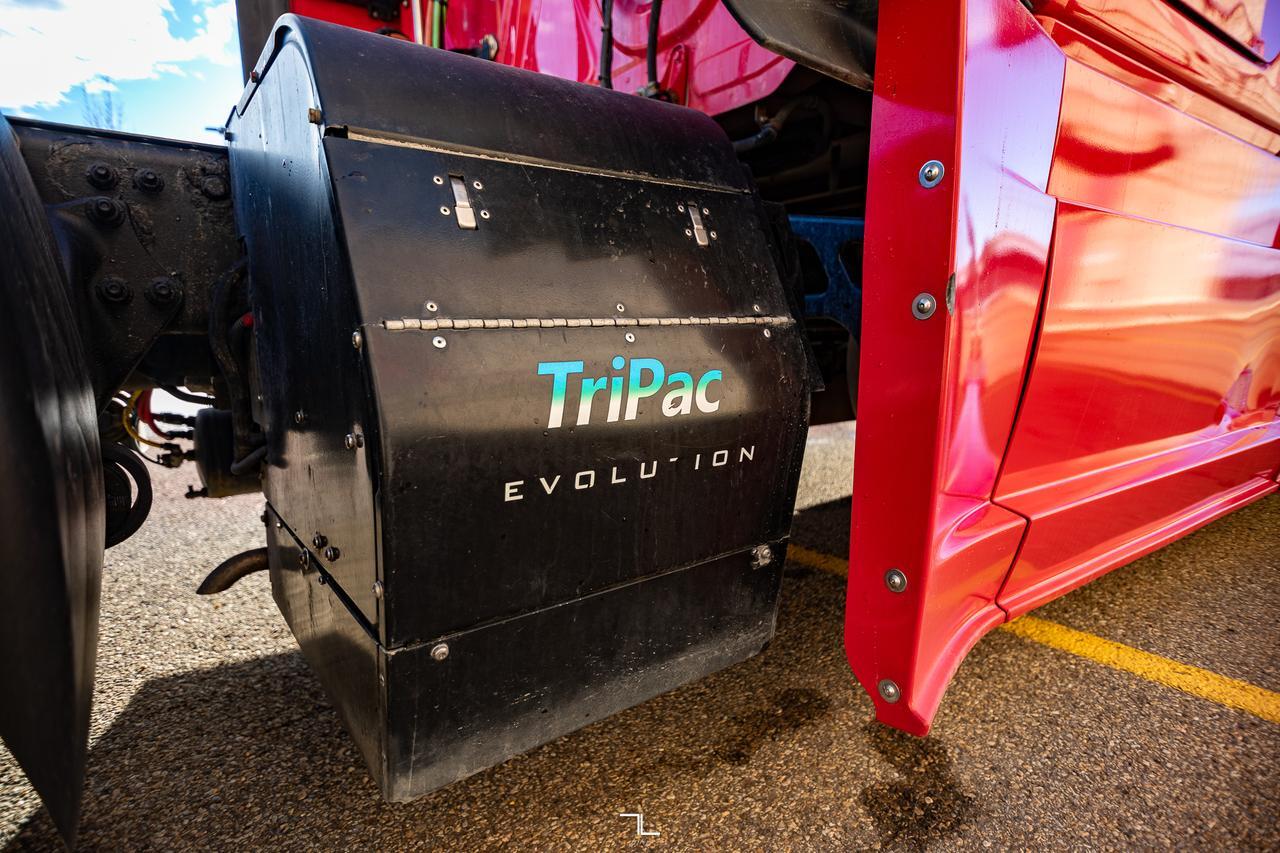 2018 Freightliner Cascadia Evolution 125 Tractor Sleeper Red Deer AB