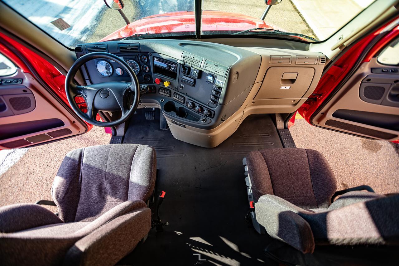 2018 Freightliner Cascadia Evolution 125 Tractor Sleeper Red Deer AB