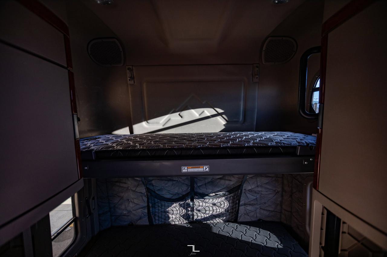 2018 Freightliner Cascadia Evolution 125 Tractor Sleeper Red Deer AB