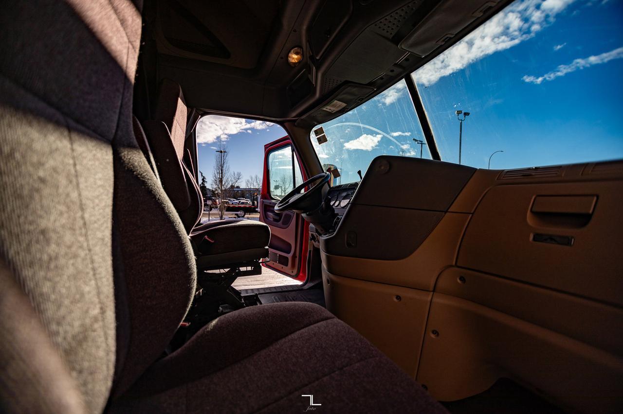 2018 Freightliner Cascadia Evolution 125 Tractor Sleeper Red Deer AB