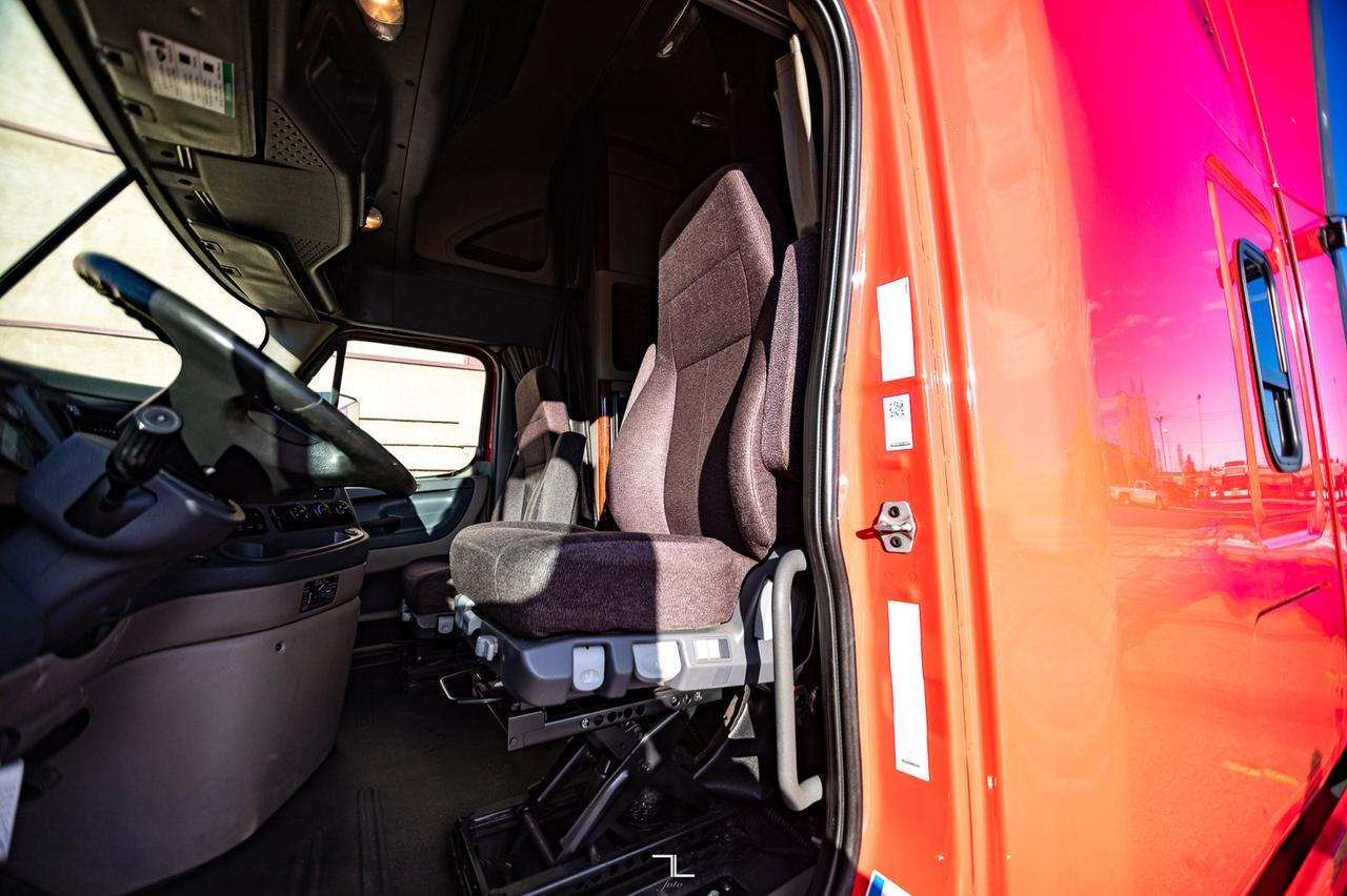 2018 Freightliner Cascadia Evolution 125 Tractor Sleeper Red Deer AB