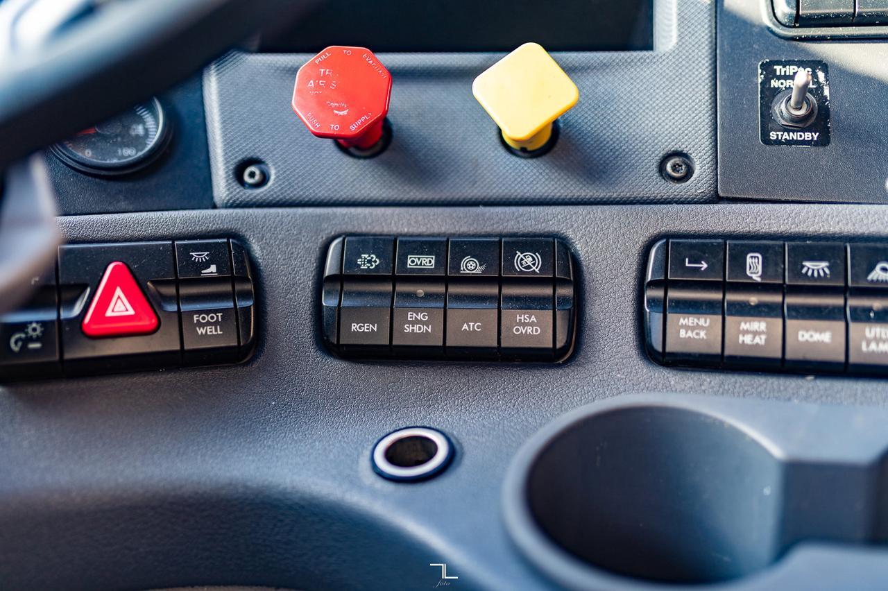 2018 Freightliner Cascadia Evolution 125 Tractor Sleeper Red Deer AB