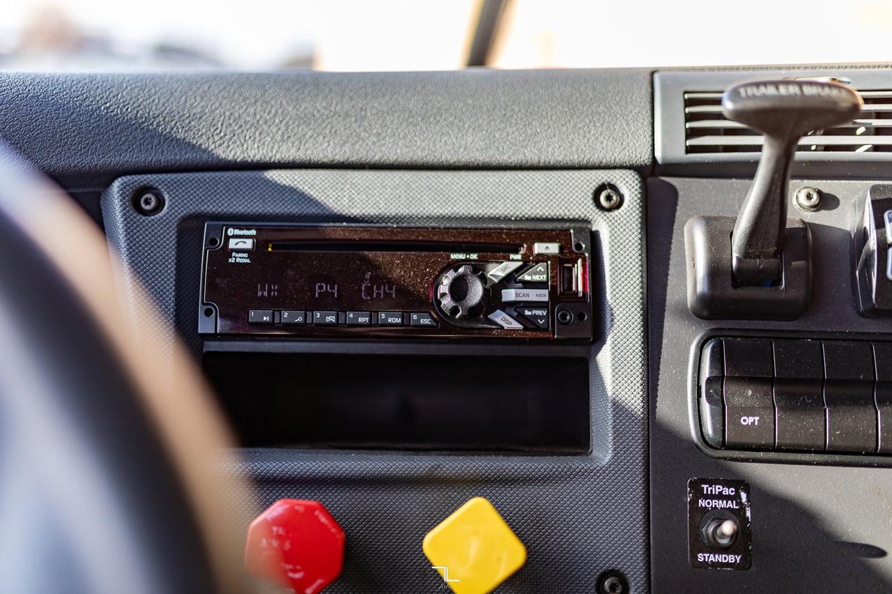 2018 Freightliner Cascadia Evolution 125 Tractor Sleeper Red Deer AB