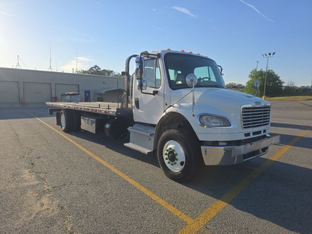 2018 Freightliner M2 106  rollback M2 106