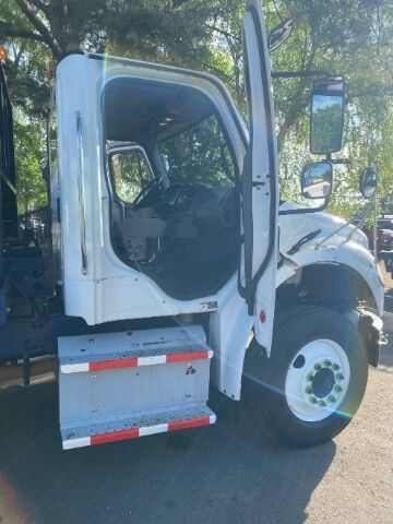 2018 Freightliner M2 106  rollback M2 106 Charlotte NC