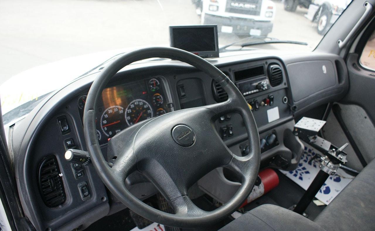 2018 Freightliner M2106 24 yd. Hood 7000 Grapple Truck Tampa FL