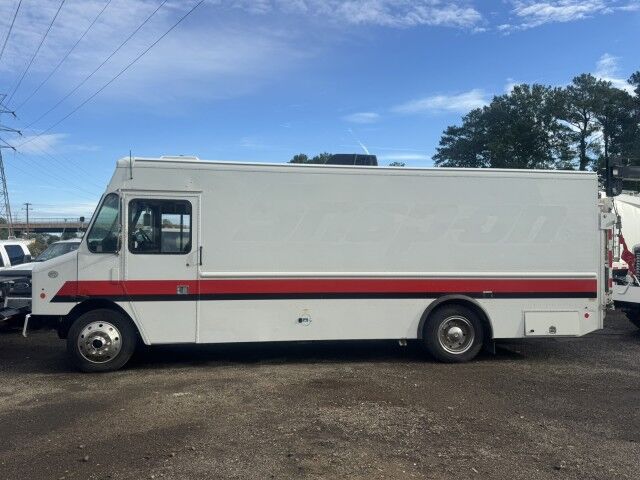 2018 Freightliner MT55 20' Step Van w2000lb Liftgate