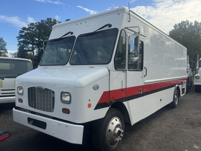 2018 Freightliner MT55 20' Step Van w2000lb Liftgate