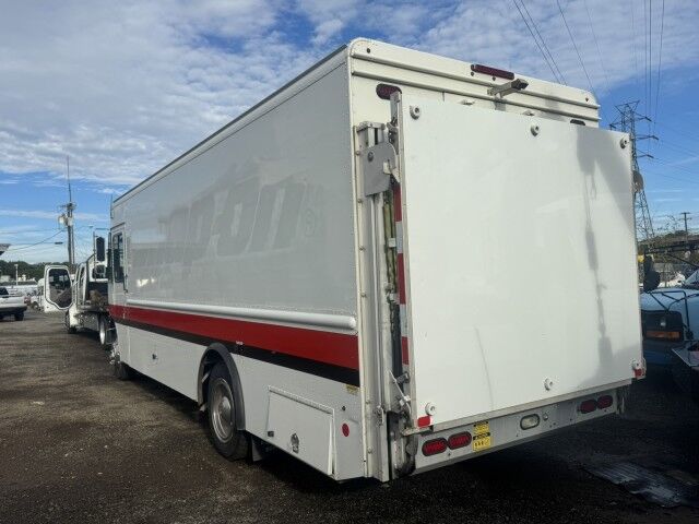 2018 Freightliner MT55 20' Step Van w2000lb Liftgate