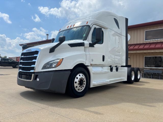 2018 Freightliner New Cascadia 126 .