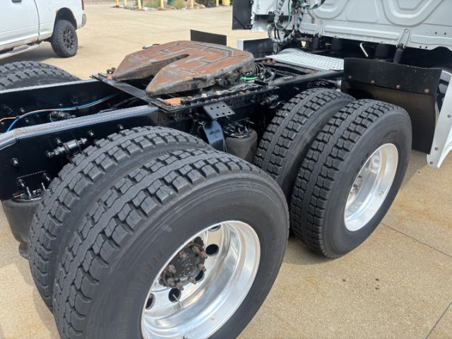 2018 Freightliner New Cascadia 126 . Seville OH