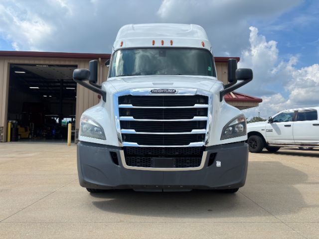 2018 Freightliner New Cascadia 126 .