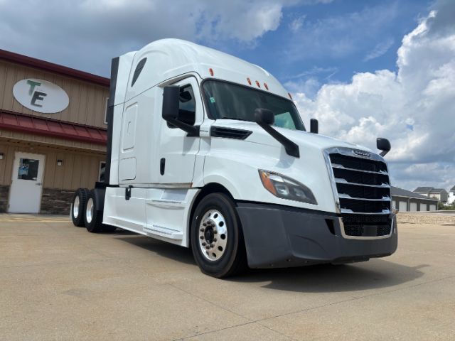 2018 Freightliner New Cascadia 126 .