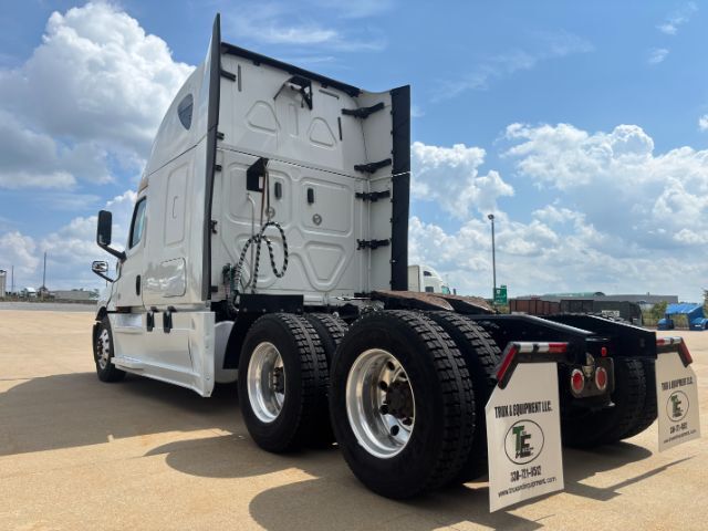 2018 Freightliner New Cascadia 126 . Seville OH