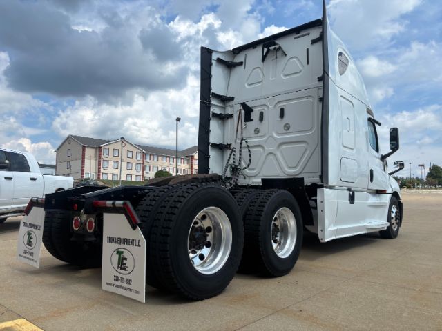 2018 Freightliner New Cascadia 126 . Seville OH