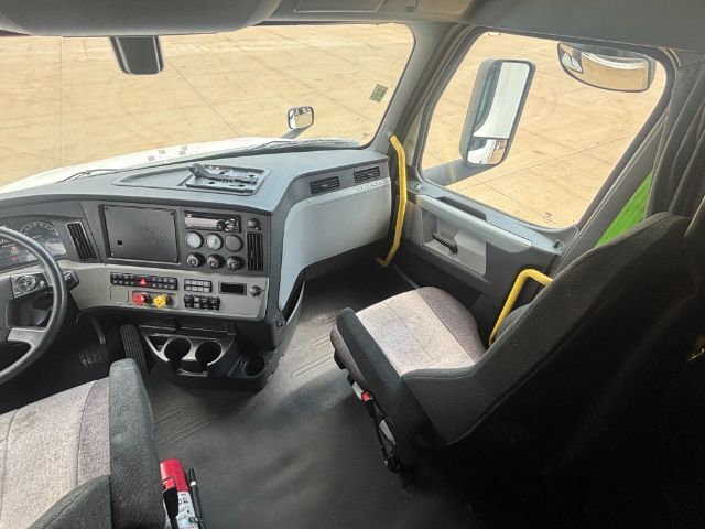 2018 Freightliner New Cascadia 126 . Seville OH