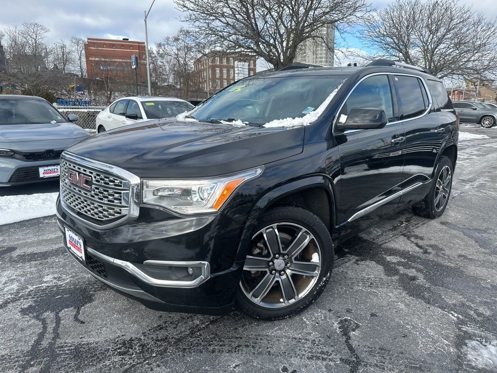 2018 GMC Acadia Denali's photo